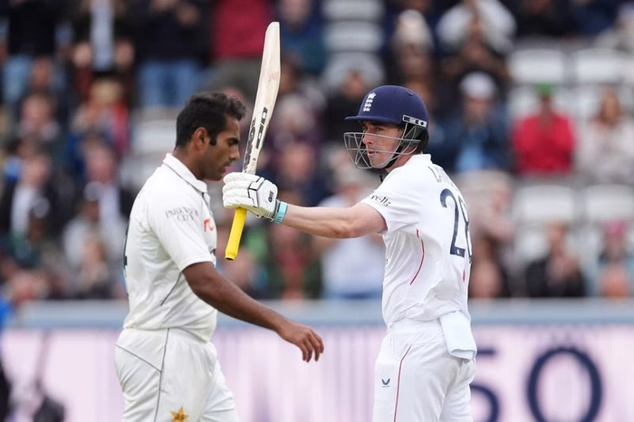 England build commanding lead against Pakistan as rain disrupts day three