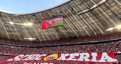 Bordeaux : les ultras du Bayern Munich affichent leur soutien aux Girondins