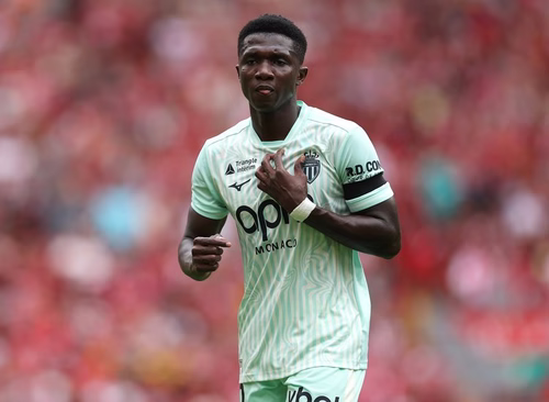 Chelsea target set to fly to London for medical this weekend after move considerably above £43m agreed