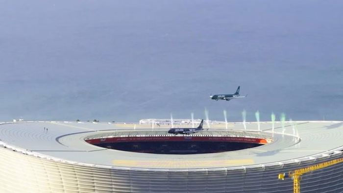 Planes fly less than 50ft above rugby stadium in dramatic stunt