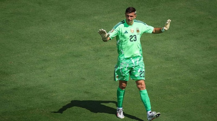 Chelsea holt Keeper Martínez von Aston Villa