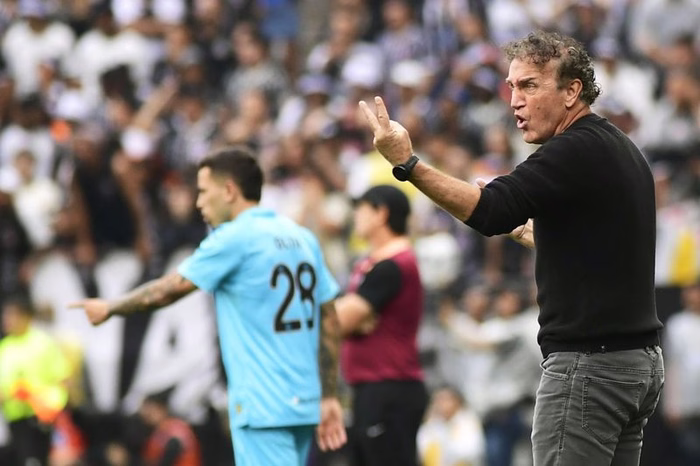 Cuca diz que vitória em clássico pode mudar o Santos e mira Palmeiras