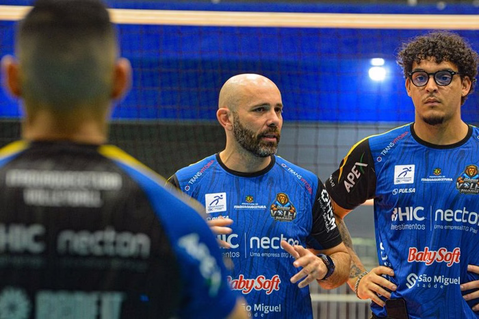 Reinaldo vê evolução do Itaquá apesar de derrota na estreia do Campeonato Paulista