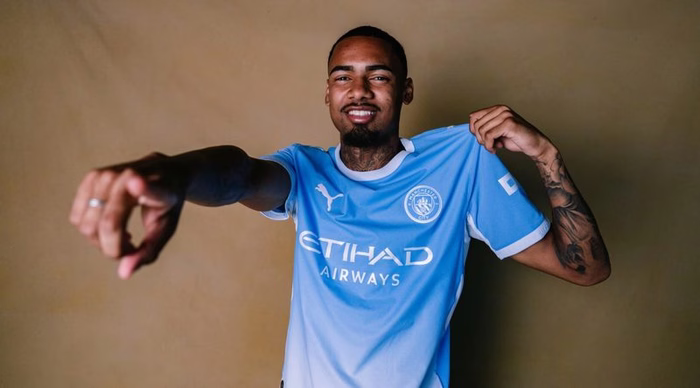 Manchester City anuncia Allan, ex-Palmeiras