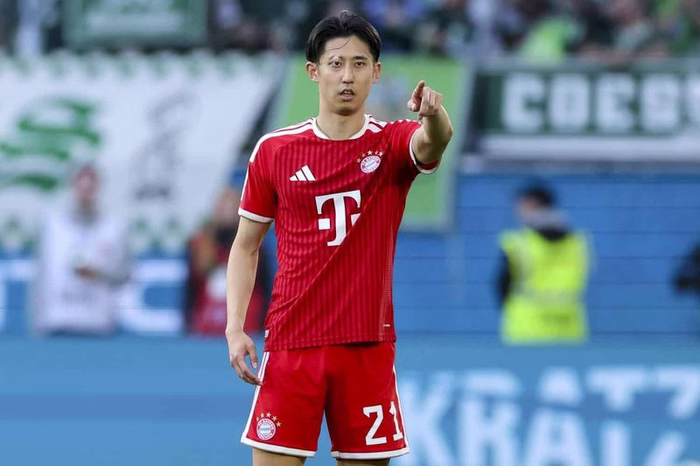 Noch ein Abgang? Bayern-Verteidiger bei Traditionsklub angeboten!
