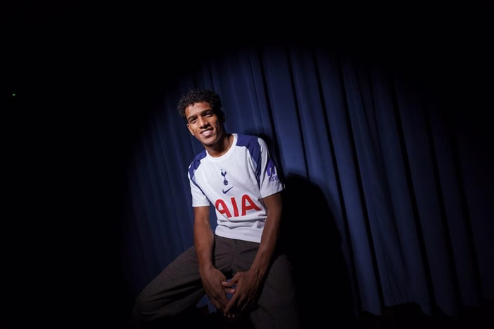 Souza, ex-Santos, é emprestado pelo Tottenham ao Porto