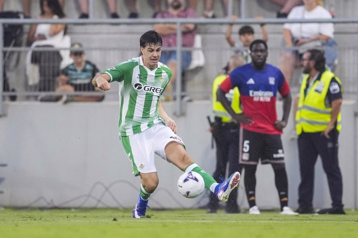 OL - Mercato : une piste surprenante en attaque ?