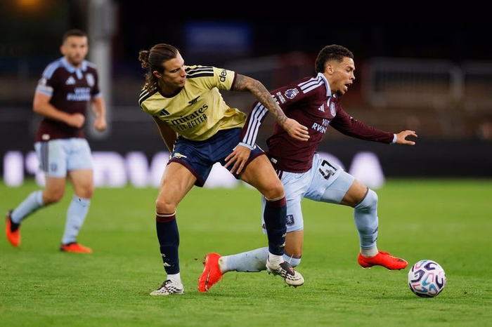 How Riccardo Calafiori provided Arsenal’s spark in statement win at Aston Villa