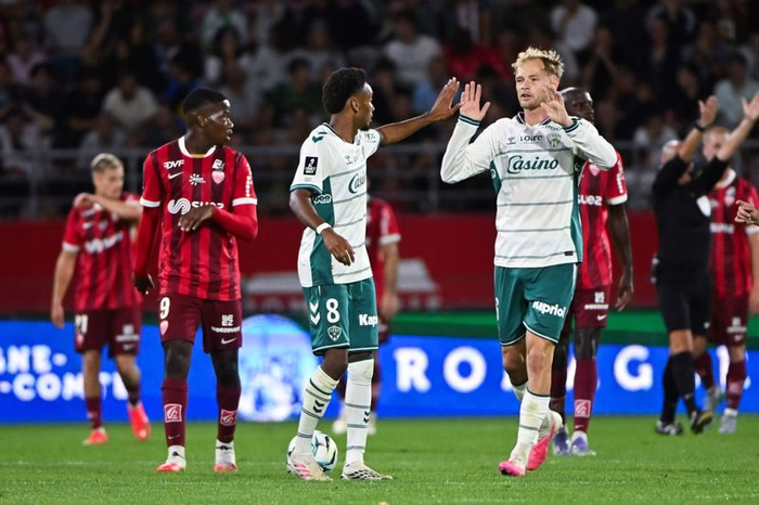 Ligue 2 (J4) : Reims cartonne, Saint-Étienne enchaîne, Nantes débloque son compteur