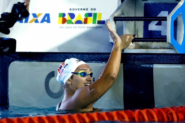 Mafê Costa conquista ouro e vaga no Mundial no Troféu José Finkel
