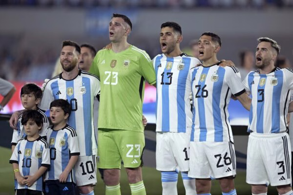 OL : Tagliafico salue Messi après sa retraite internationale