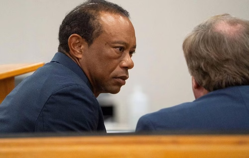 Floride : Tiger Woods plaide coupable pour son accident de voiture en mars et échappe au pire