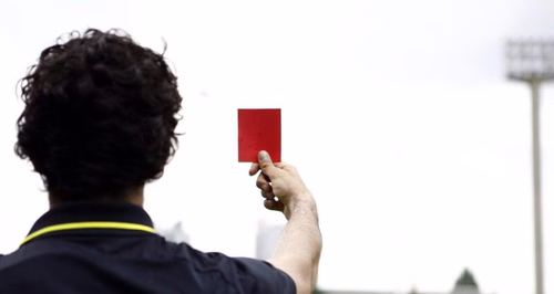 National 1 : un arbitre revient sur sa décision d’exclure un joueur grâce à la vidéo, la FFF va trancher