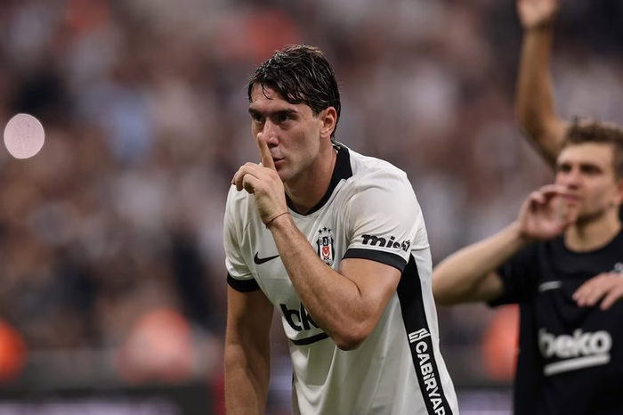 Vlahovic, l’addio alla Juventus: “So qual è la verità”