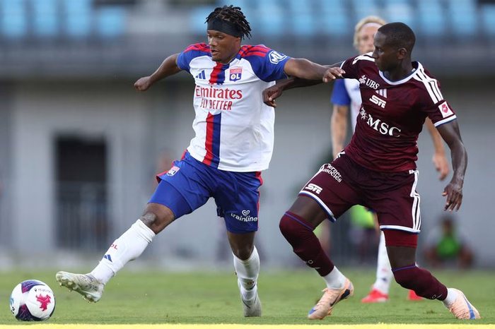 OL - Auxerre : Duranville seul absent pour blessure