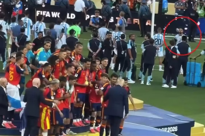 Flaco López contó los motivos por los que eligió mirar de frente la celebración de España en la final perdida