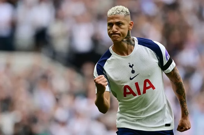 Tottenham exclui Richarlison da lista de inscritos na Premier League