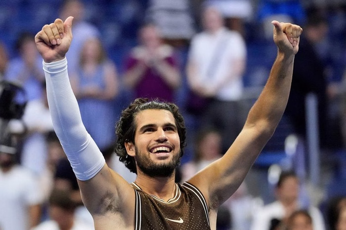 Carlos Alcaraz and Aryna Sabalenka impress in US Open second round but Katie Boulter beaten