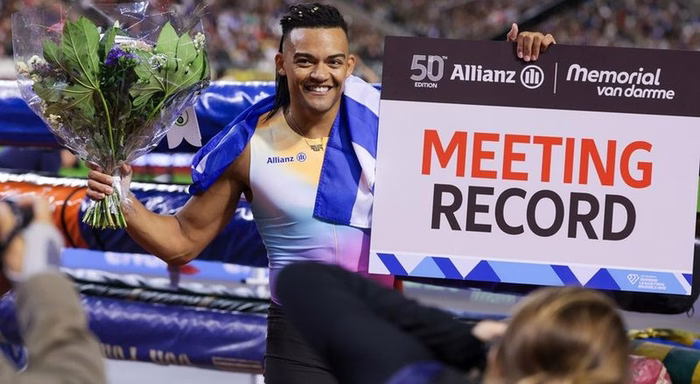 Emmanouil Karalis `voa` para o triunfo no salto com vara na Liga de Diamante