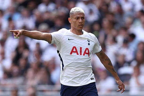 Tottenham, Richarlison finisce fuori rosa! 4 mesi senza giocare o addio: gli scenari possibili