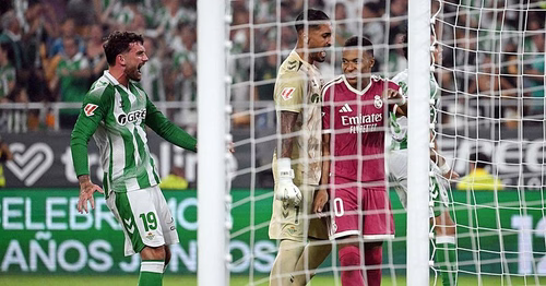 El paradón del héroe Valles a Mbappé en el penalti del Betis - Madrid
