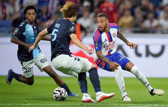 EN DIRECT OL - AJ Auxerre : Lyon doit vite sortir de sa spirale négative… Suivez ce match de Ligue 1 avec nous dès 18h30…