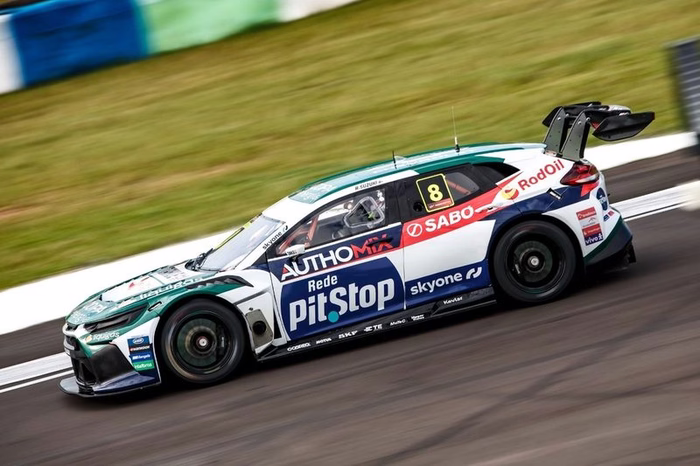 Suzuki mira retorno ao top cinco da classificação da Stock Car