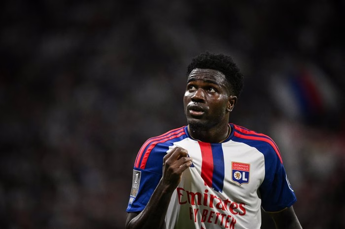 Ernest Nuamah loue "le travail collectif" après OL - Auxerre (3-1)