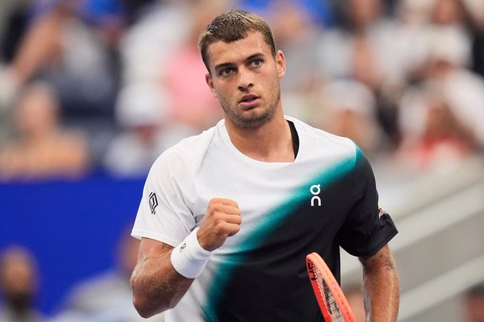 US Open 2026, Cobolli e Darderi a caccia del loro primo ottavo. Torna Zverev, giornata ricca di americani