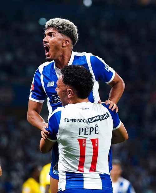 William Gomes brilha no Porto após interesse de gigantes europeus