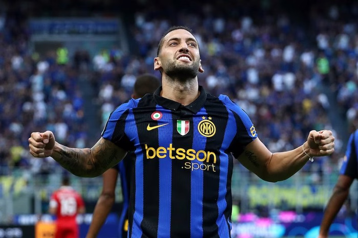 💪 Inter, si SCALDA Calhanoglu: “Momento più bello? Vittoria scudetto nel derby”