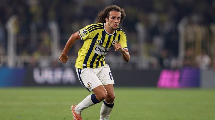 Nach Mittelfinger-Eklat – harte Strafe für Fenerbahce-Star