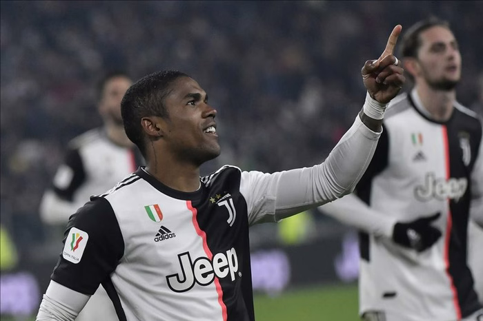Douglas Costa: "Ronaldo è un fenomeno, ecco chi mi convinse"