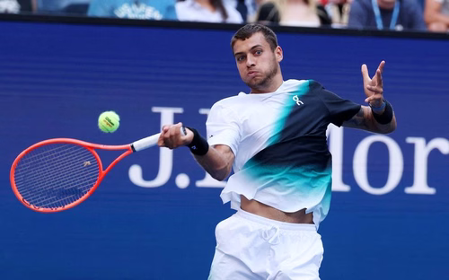Flavio Cobolli reclama de barulho após ser eliminado no US Open