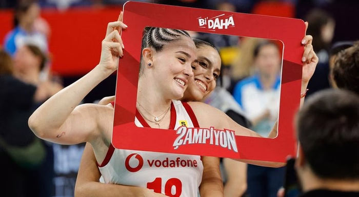 Turcas bicampeãs europeias de voleibol