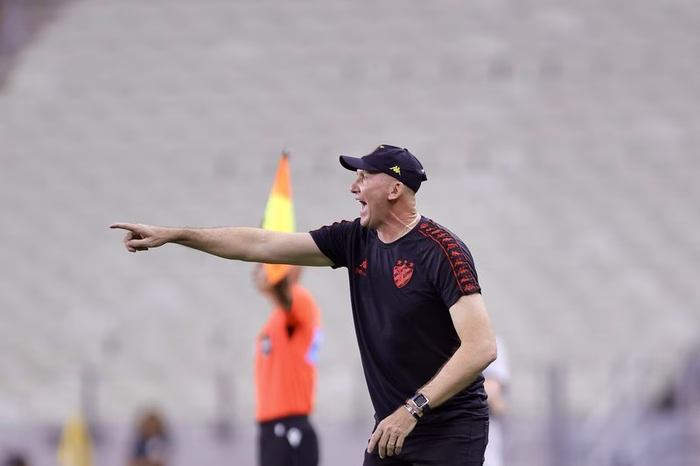 Sport: Dal Pozzo fica em xeque após derrota e distância do G-6