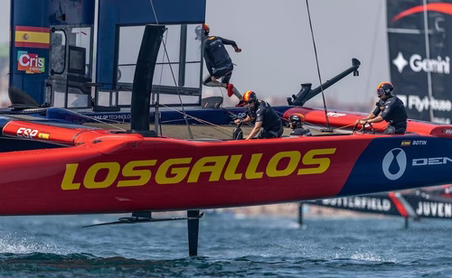 El hirviente Mediterráneo es seda para Los Gallos, que deslumbran en la primera jornada del SailGP de Valencia
