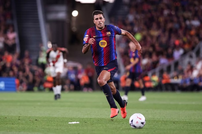 Cómo Rodri se ganó al Camp Nou: el miedo de Pedri y la ansiedad de una hinchada que ya corea su canción