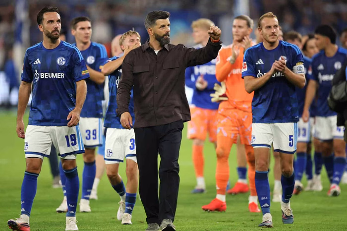 Schalke-Coach Muslic feiert Punkt gegen „beste Mannschaft der Welt“
