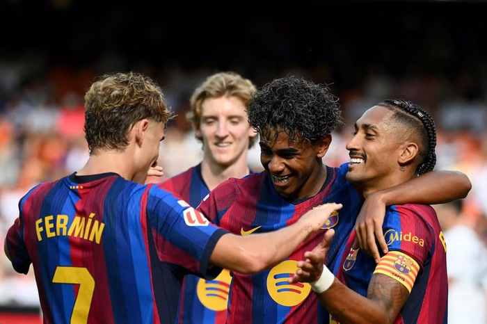 Barcelona goleó 5-0 a Valencia con show de Lamine Yamal y Fermín López: único equipo en ganar los 12 puntos
