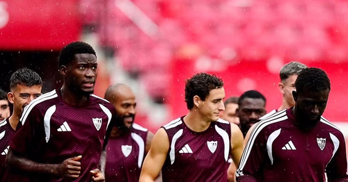 El Sevilla FC viaja a Barcelona con todos los nuevos fichajes