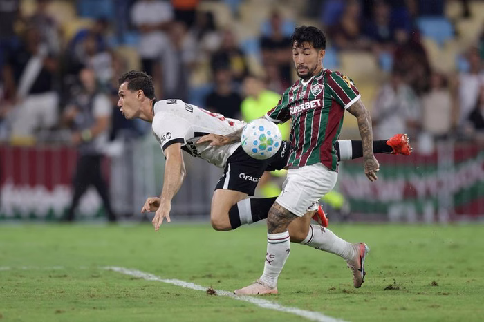 Análise: Vasco não aproveita superioridade e desmonta com cansaço