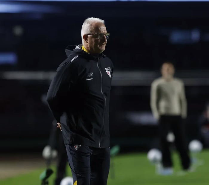 Dorival vê melhor jogo do São Paulo sob seu comando, mas nega tranquilidade: "Aliviado você nunca fica"