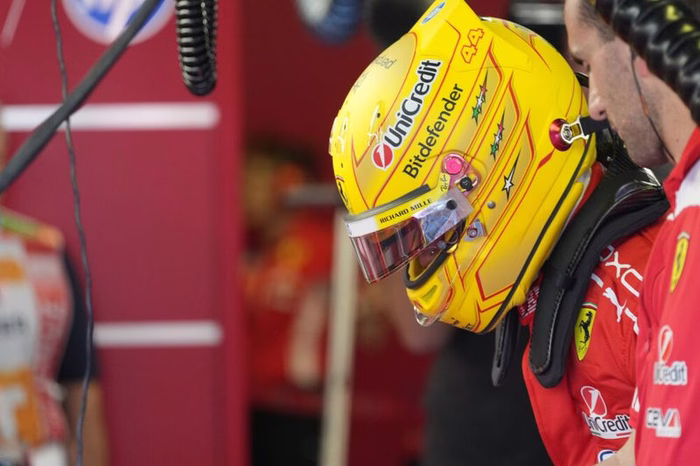Lewis Hamilton: “Devastato per i tifosi e per chi lavora in fabbrica. Troppo tardi per parlare del contatto con Leclerc”