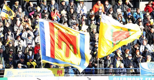 Rugby : "Ça ressemble à un doigt d'honneur", un drapeau de l'Auvergne confisqué à des supporters de l'ASM à Lyon