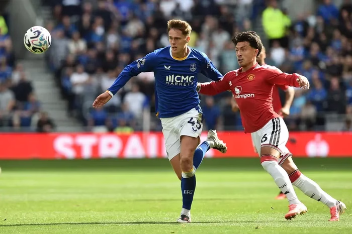 Manchester United cede empate ao Everton no fim e não engrena no Inglês