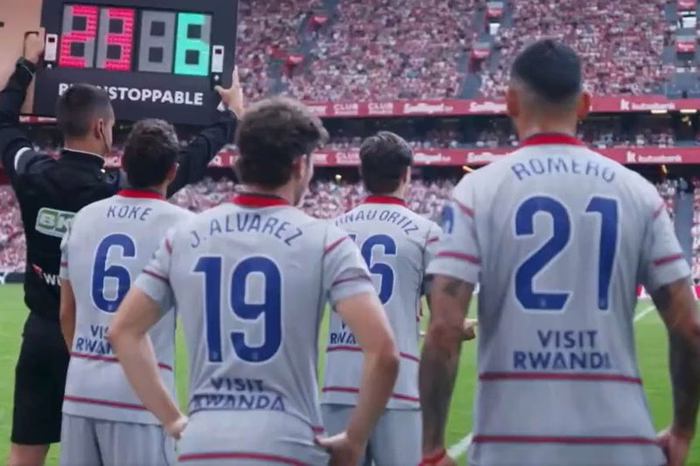 Atlético de Madrid fue goleado por Athletic Bilbao en la Liga de España, con silbidos a Julián Alvarez y el debut de Cuti Romero