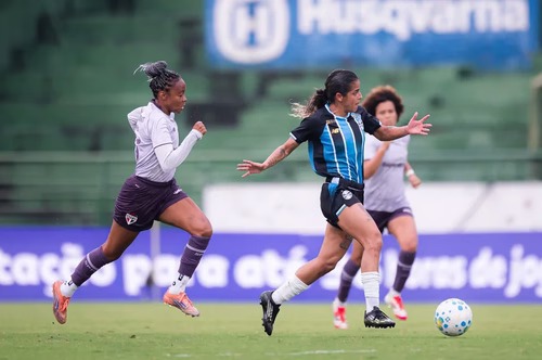 São Paulo vence Grêmio e vai pegar o Flamengo na semi do Brasileiro feminino