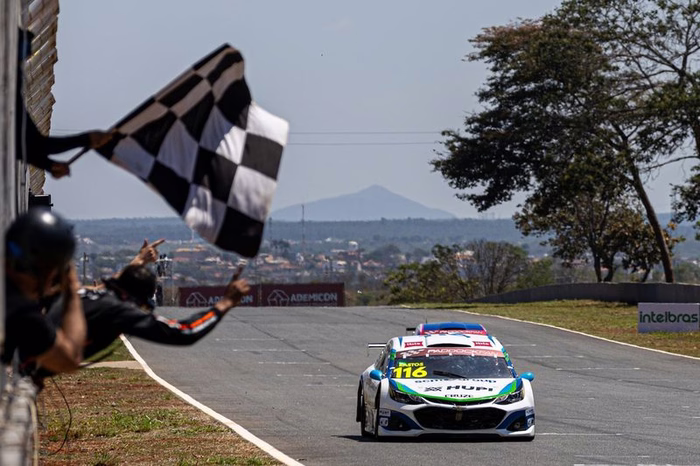Bastos conquista primeira vitória na Stock Light em Curvelo
