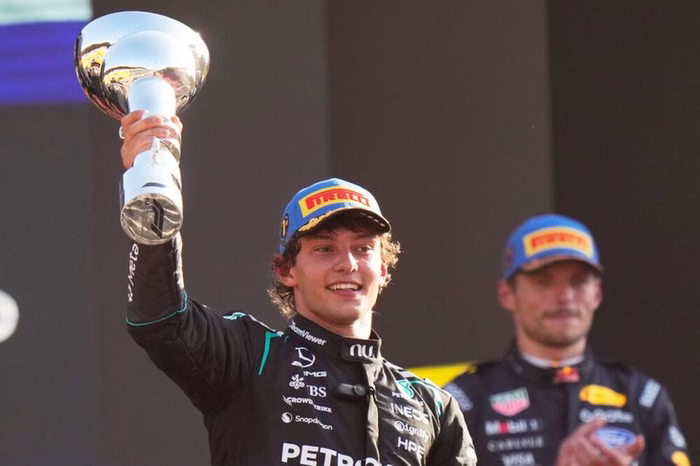 Spezzato un digiuno di 60 anni: Kimi Antonelli riporta l’Italia alla vittoria a Monza. I (pochi) precedenti trionfali